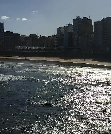 Muelle De *