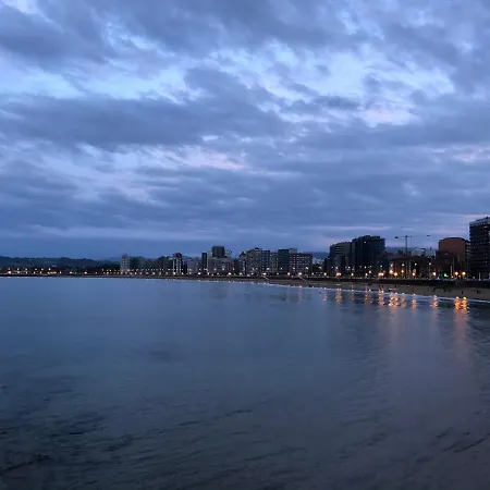 Muelle De *