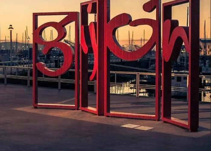 Aparthotel Muelle De Gijon